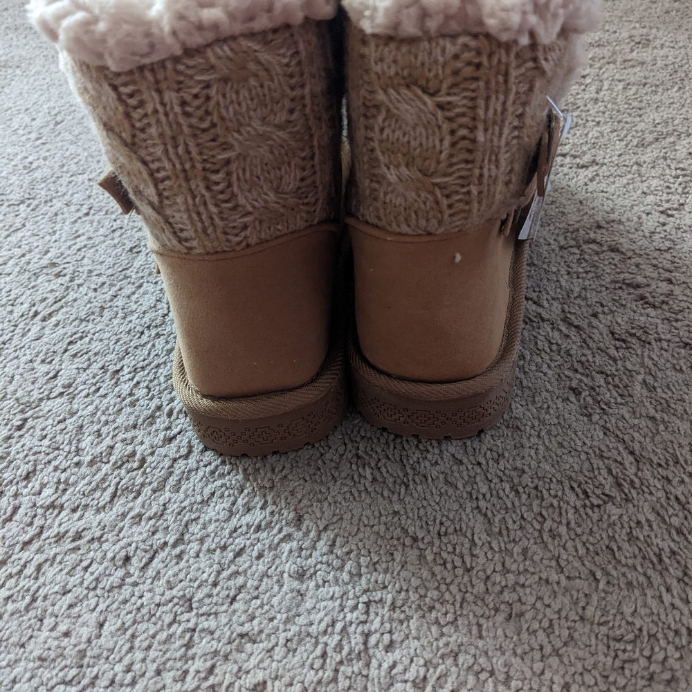 Boots - Picture 4 of 5